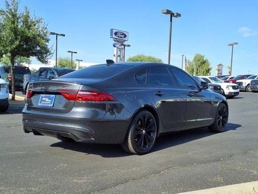 2022 Jaguar XF SE