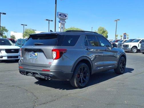 2022 Ford Explorer ST