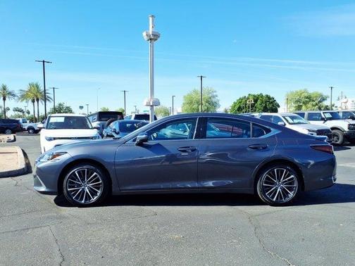 Iridium 2023 Lexus ES 250