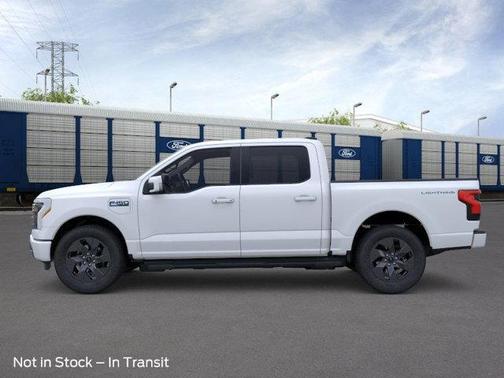2025 Ford F-150 Lightning LARIAT