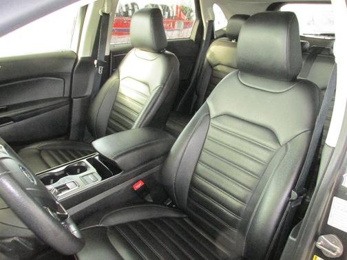 Photo 4 of 30 of 2020 Ford Edge SEL
