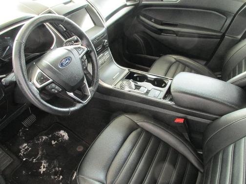 Photo 5 of 30 of 2020 Ford Edge SEL