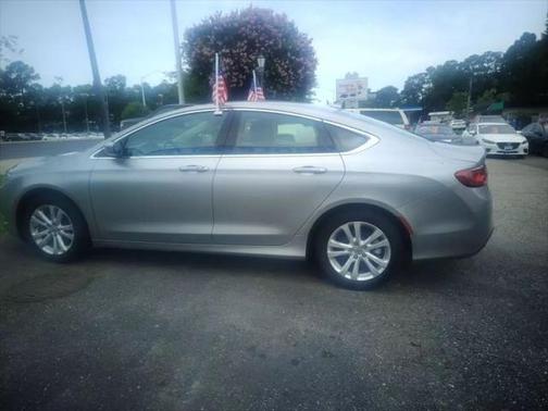 2017 Chrysler 200 Limited