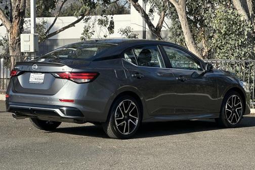 2025 Nissan Sentra SR