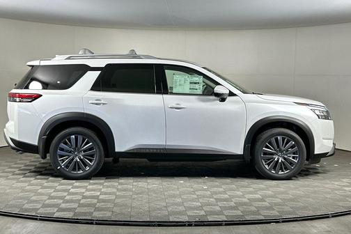 2025 Nissan Pathfinder SL FWD