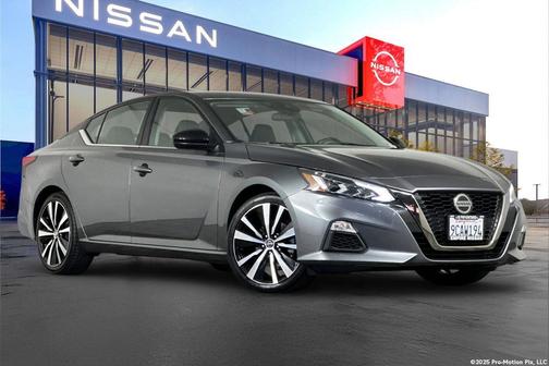 2022 Nissan Altima SR FWD