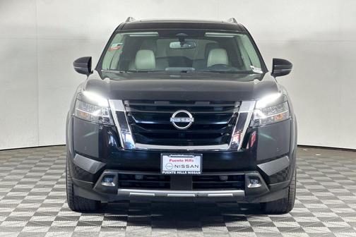 2022 Nissan Pathfinder Platinum 2WD
