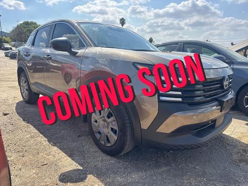 2025 Nissan Kicks S