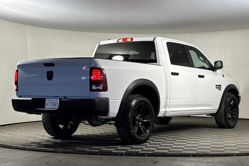 2024 RAM 1500 Classic Warlock Crew Cab 4x2 5'7' Box