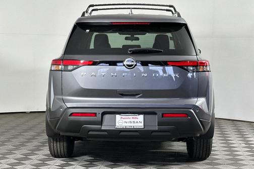 2025 Nissan Pathfinder SV FWD