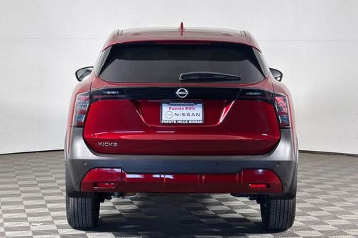 2025 Nissan Kicks SV