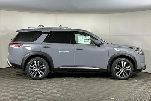 2025 Nissan Pathfinder Platinum FWD