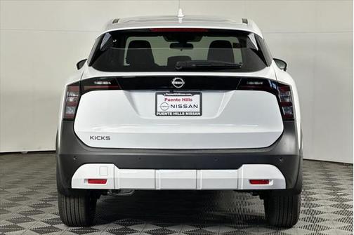 2025 Nissan Kicks SV