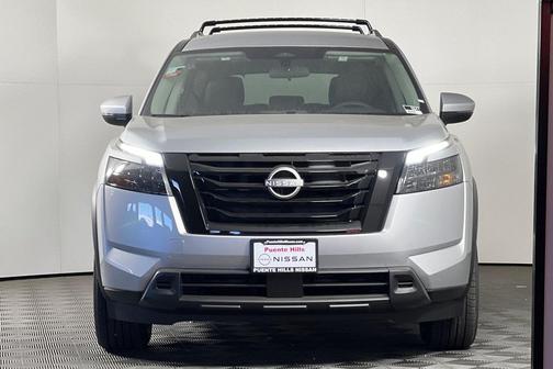 2025 Nissan Pathfinder SV FWD