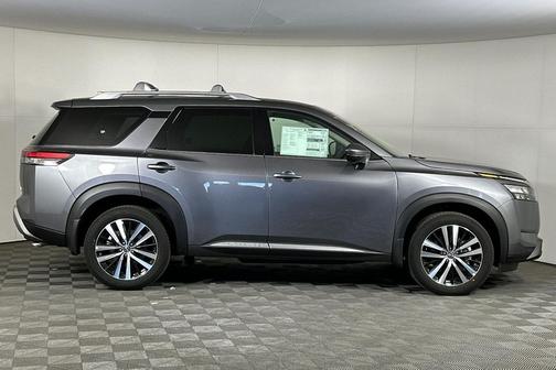 2025 Nissan Pathfinder Platinum FWD