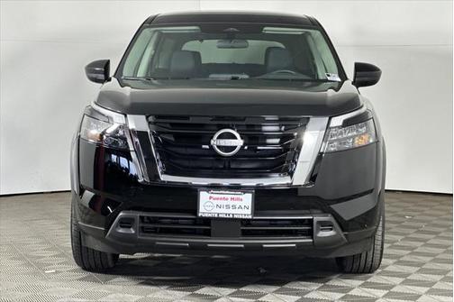 2025 Nissan Pathfinder S FWD