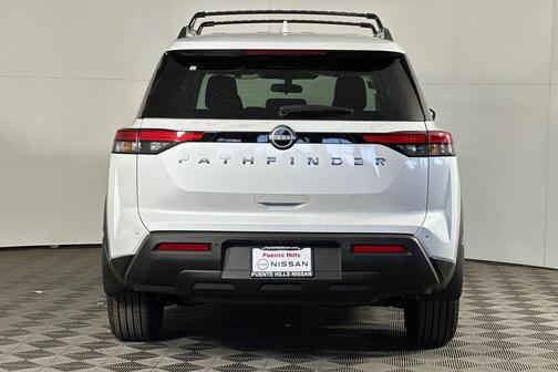 2025 Nissan Pathfinder SV FWD