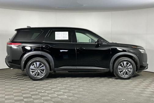 2025 Nissan Pathfinder S FWD