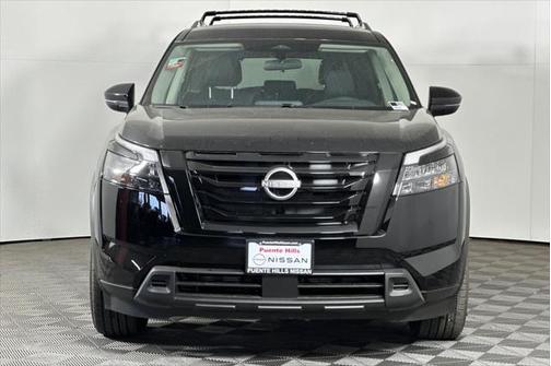 2025 Nissan Pathfinder SV FWD