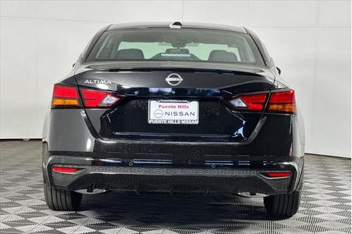 2025 Nissan Altima S FWD
