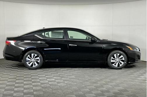 2025 Nissan Altima S FWD