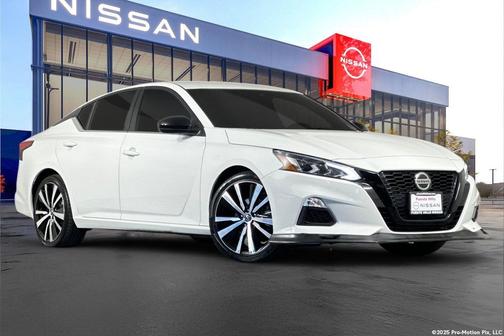 2022 Nissan Altima SR FWD