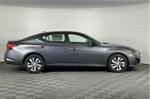 2025 Nissan Altima S FWD