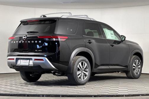 2025 Nissan Pathfinder SL 4WD
