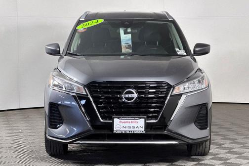 Gun Metallic 2024 Nissan Kicks SV