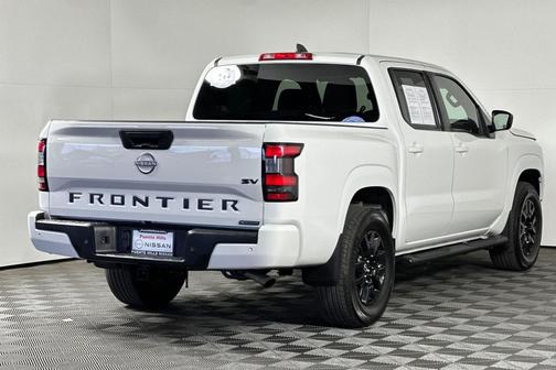 2023 Nissan Frontier SV