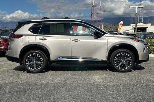 Champagne Silver Metallic 2025 Nissan Rogue Platinum