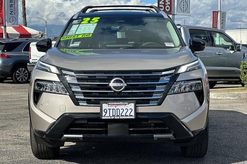 Champagne Silver Metallic 2025 Nissan Rogue Platinum