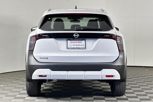 2026 Nissan Kicks SV