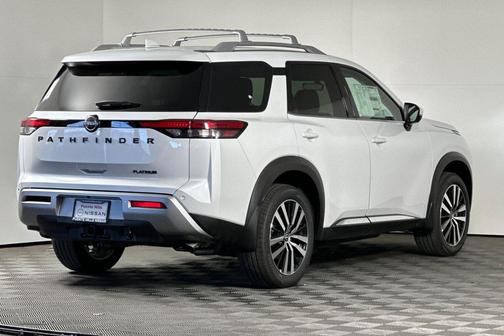 2025 Nissan Pathfinder Platinum FWD