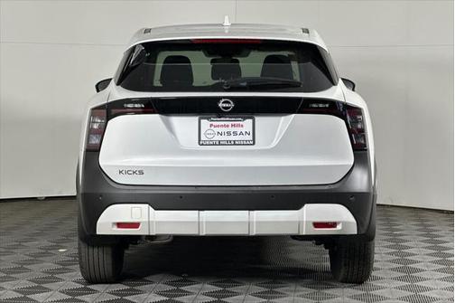 2025 Nissan Kicks SV