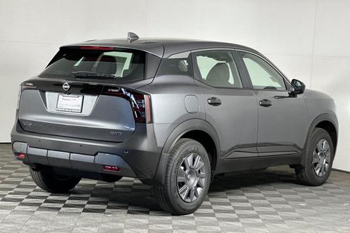 2025 Nissan Kicks S