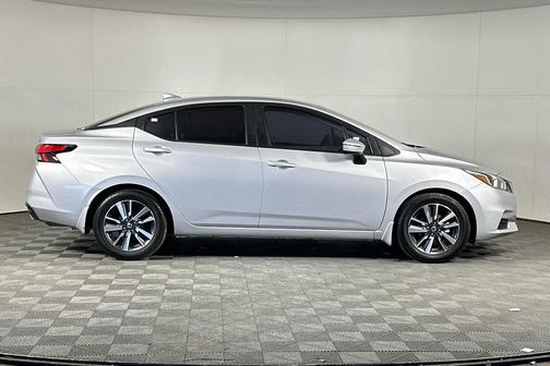 2021 Nissan Versa 1.6 SV