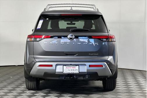 2025 Nissan Pathfinder Platinum FWD