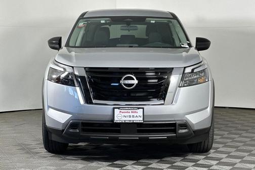 2025 Nissan Pathfinder S FWD