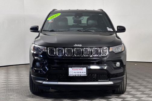 Diamond Black Crystal Pearlcoat 2025 Jeep Compass Limited