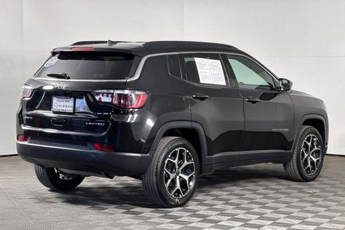 Diamond Black Crystal Pearlcoat 2025 Jeep Compass Limited