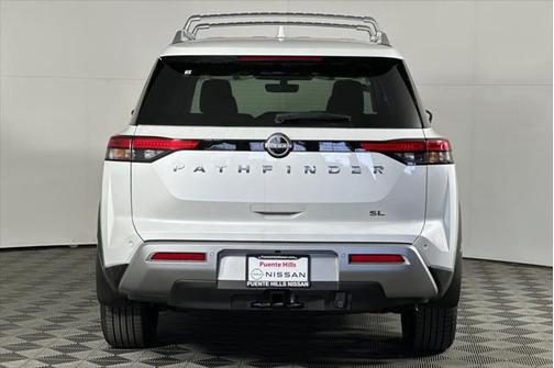 2025 Nissan Pathfinder SL FWD
