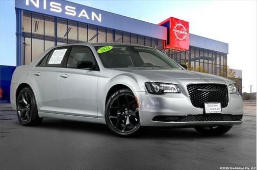2022 Chrysler 300 Touring