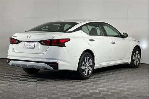 2025 Nissan Altima S FWD