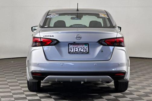 Brilliant Silver Metallic 2025 Nissan Versa 1.6 S