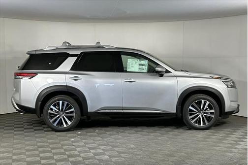 2025 Nissan Pathfinder Platinum FWD