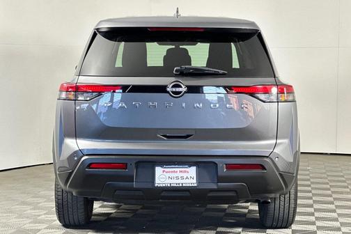 2022 Nissan Pathfinder S 2WD