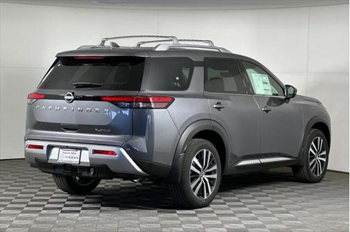 2025 Nissan Pathfinder Platinum FWD