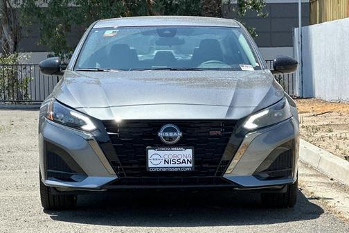 2025 Nissan Altima SR FWD