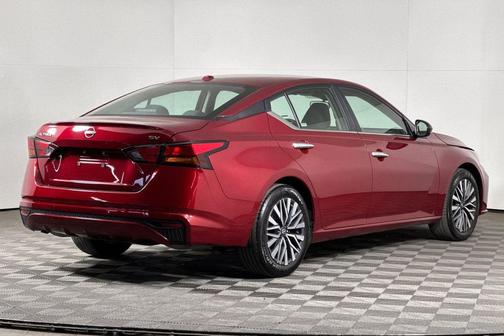 Scarlet Ember 2024 Nissan Altima 2.5 SV